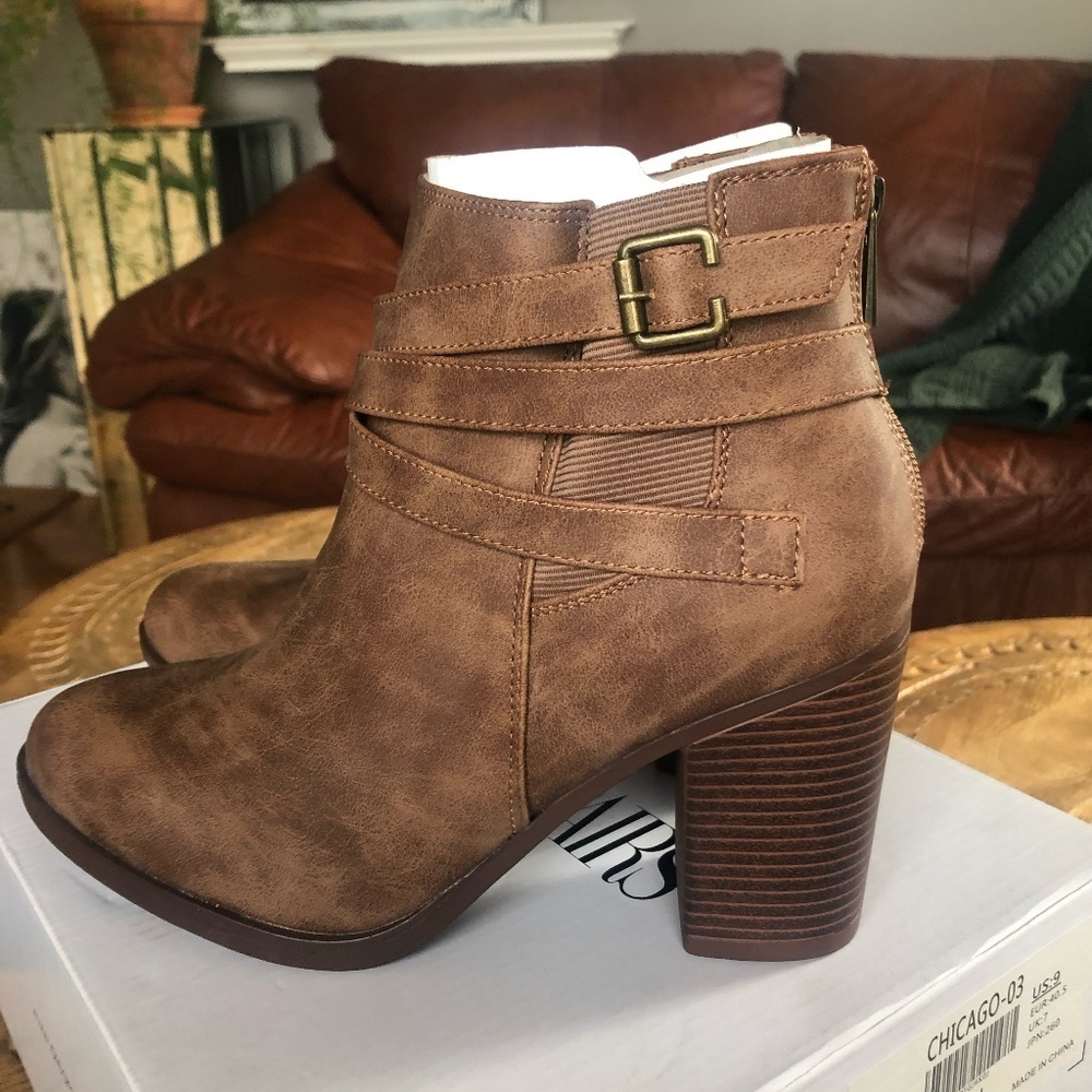DREAM PAIRS CHICAGO -03 MID HEEL CHUNKY ANKLE BOOTIES TAN SIZE 9